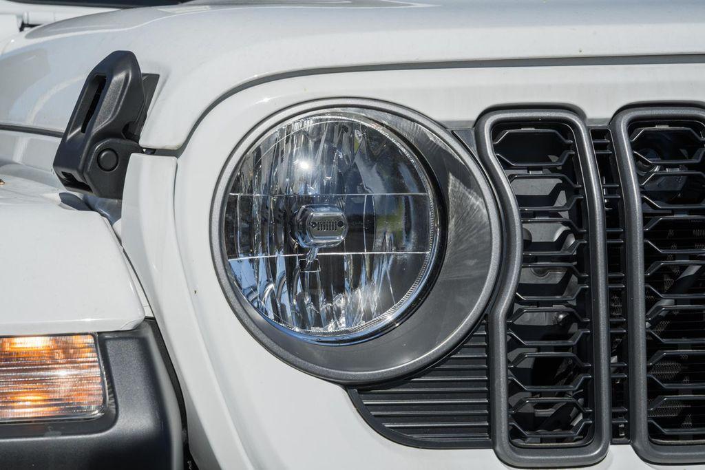 new 2025 Jeep Gladiator car, priced at $51,345