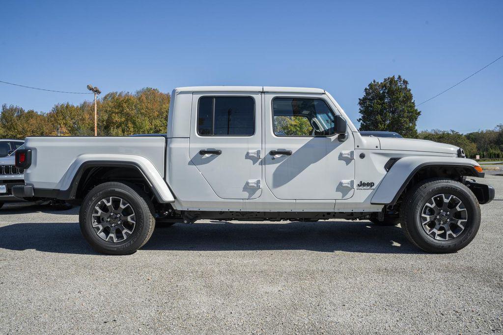 new 2025 Jeep Gladiator car, priced at $51,345