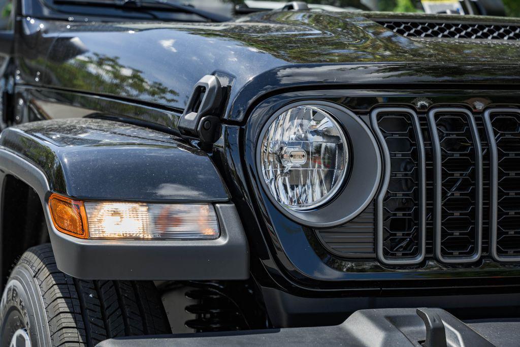new 2025 Jeep Gladiator car, priced at $53,330