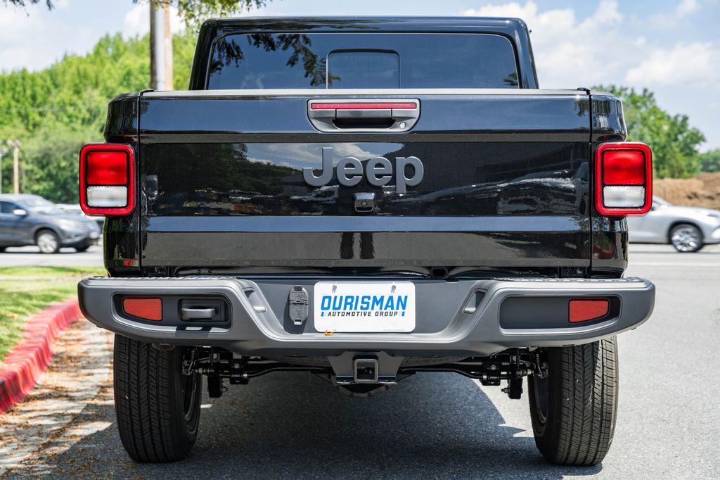 new 2025 Jeep Gladiator car, priced at $53,330