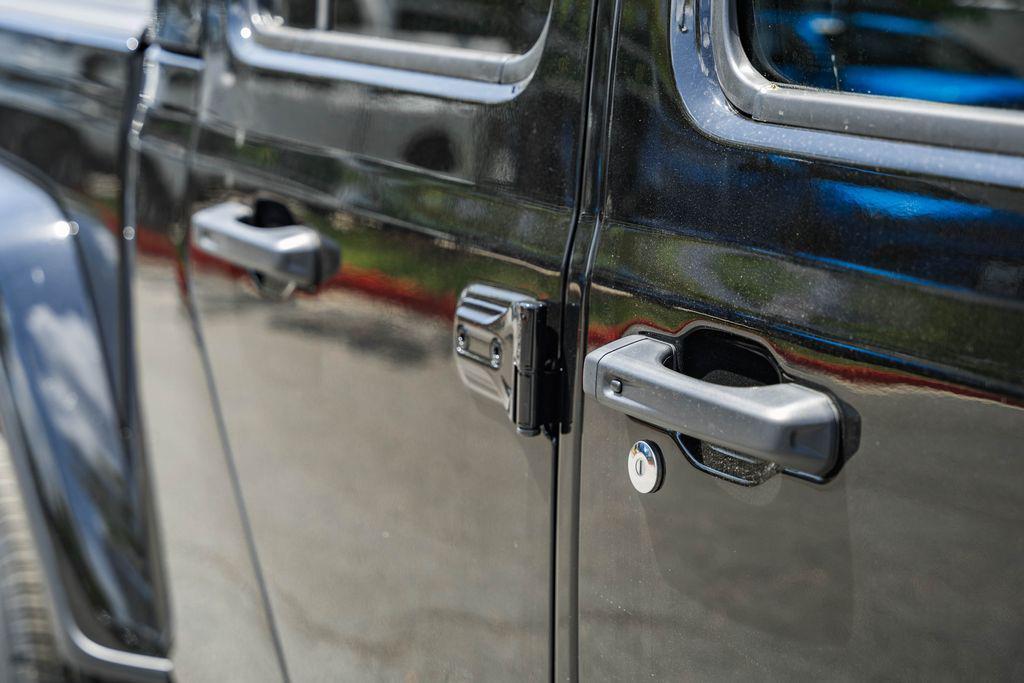 new 2025 Jeep Gladiator car, priced at $53,330