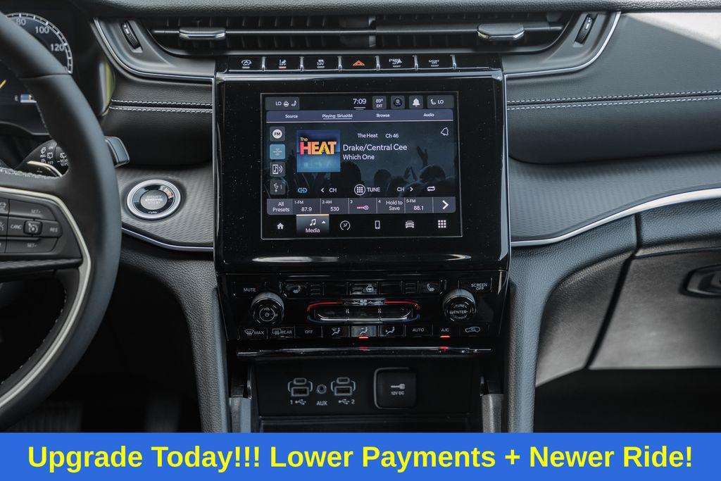 new 2025 Jeep Grand Cherokee car, priced at $36,995