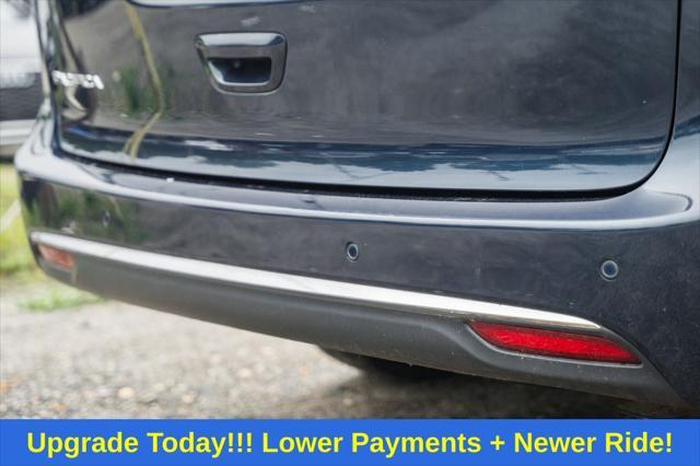 used 2021 Chrysler Pacifica car, priced at $18,500