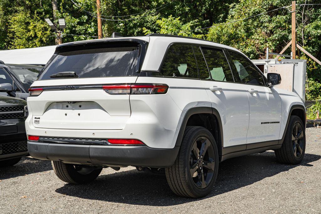 used 2022 Jeep Grand Cherokee car, priced at $26,500