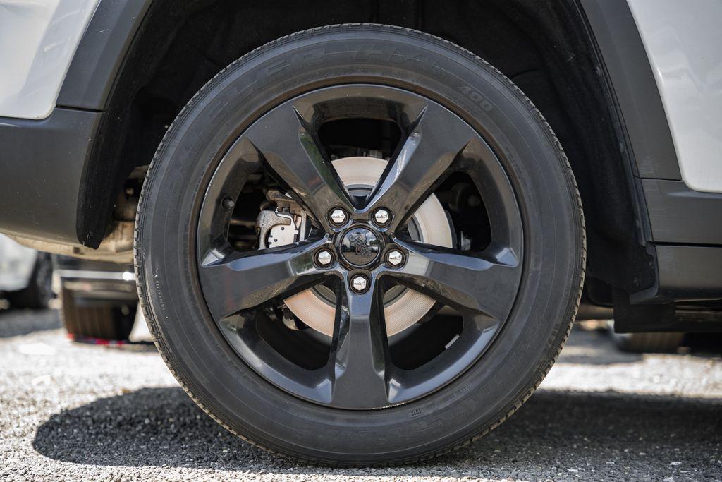 used 2022 Jeep Grand Cherokee car, priced at $26,500