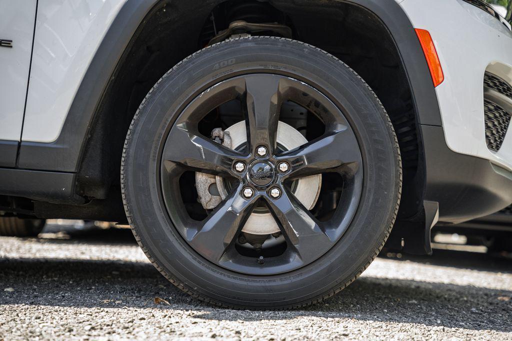 used 2022 Jeep Grand Cherokee car, priced at $26,500