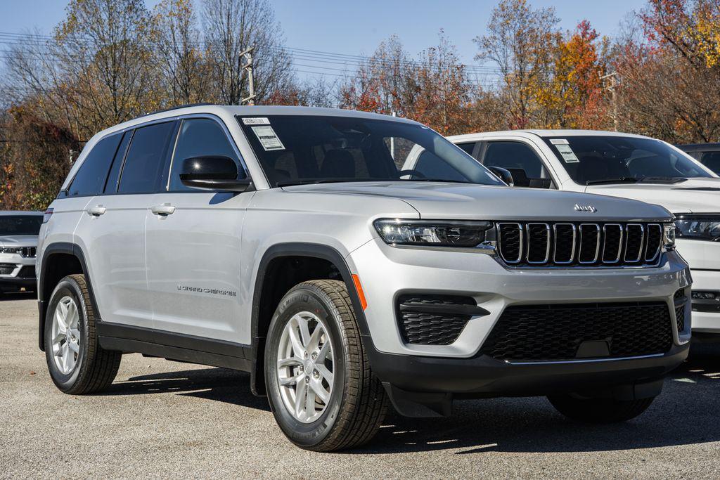 new 2025 Jeep Grand Cherokee car, priced at $38,435