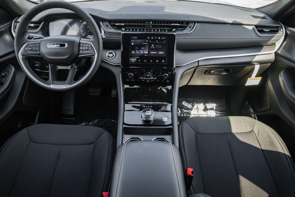 new 2025 Jeep Grand Cherokee car, priced at $36,031