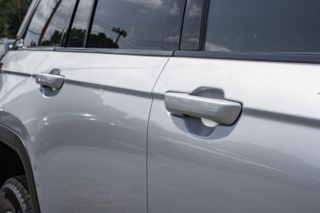 new 2025 Jeep Grand Cherokee car, priced at $36,031