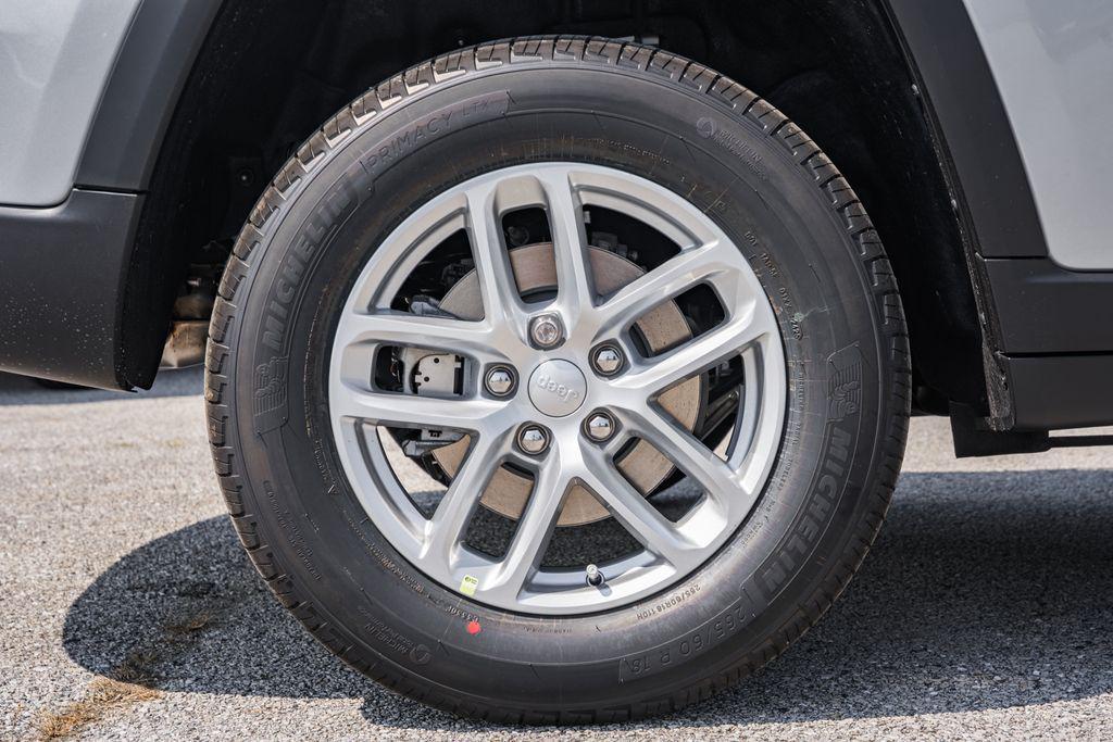 new 2025 Jeep Grand Cherokee car, priced at $36,031