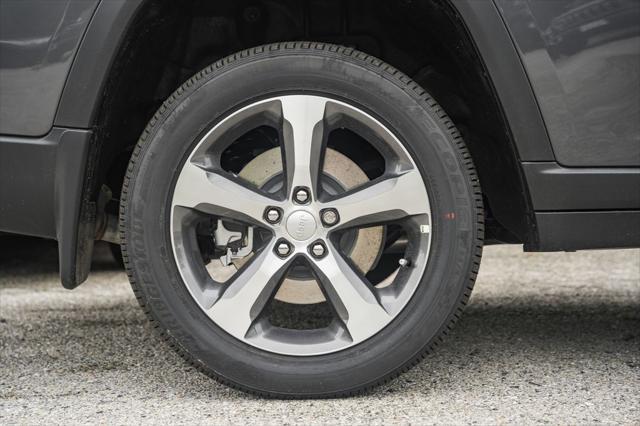 new 2025 Jeep Grand Cherokee L car, priced at $48,914