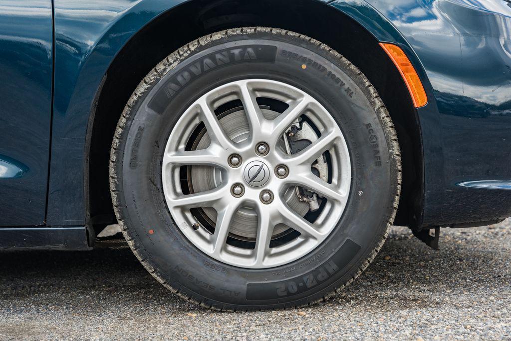 used 2021 Chrysler Pacifica car, priced at $16,500