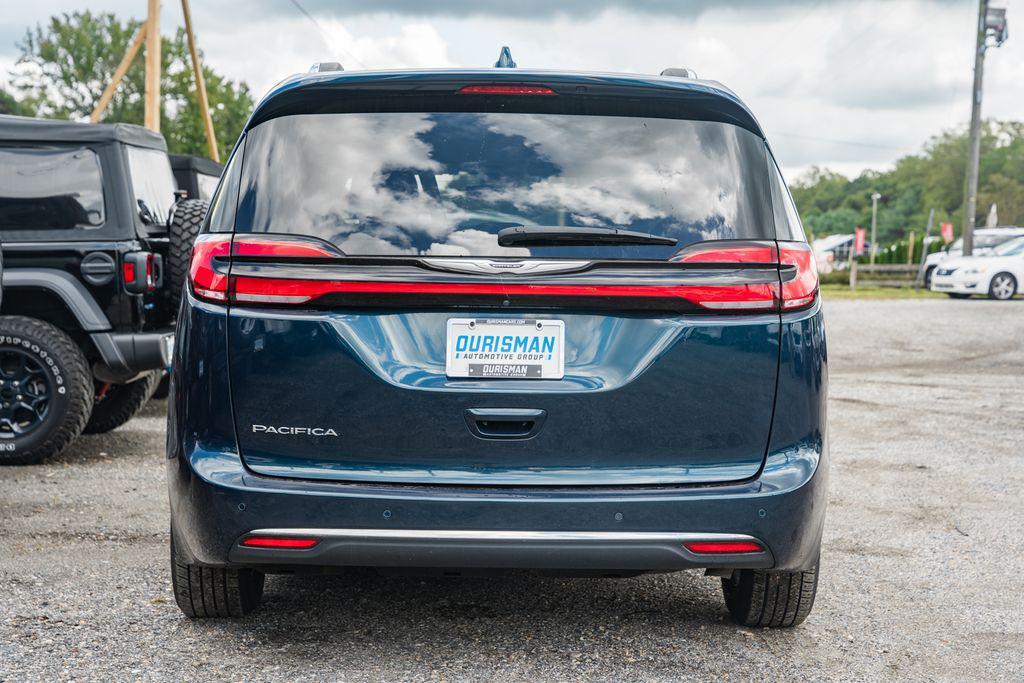 used 2021 Chrysler Pacifica car, priced at $16,500