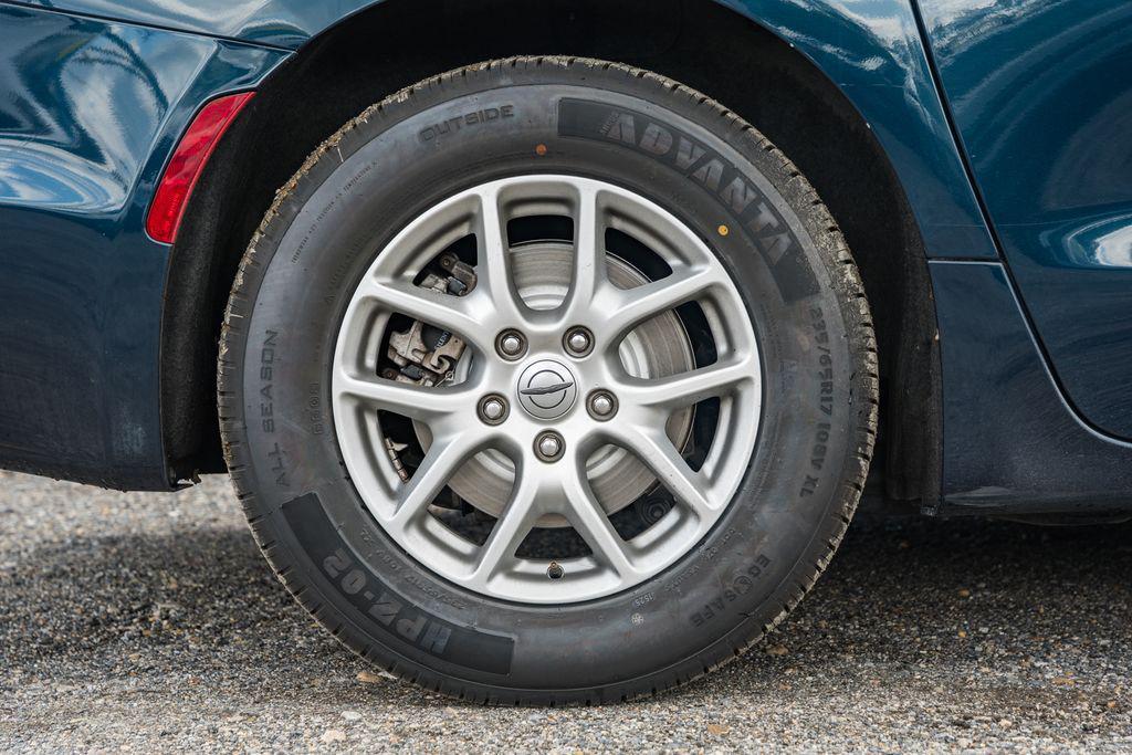 used 2021 Chrysler Pacifica car, priced at $16,500