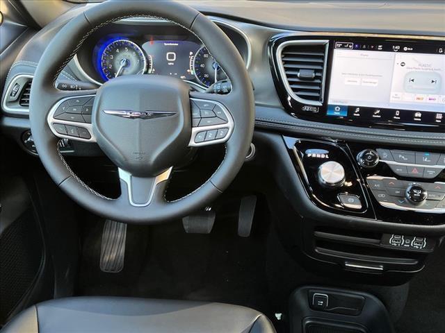 new 2025 Chrysler Pacifica car, priced at $39,983