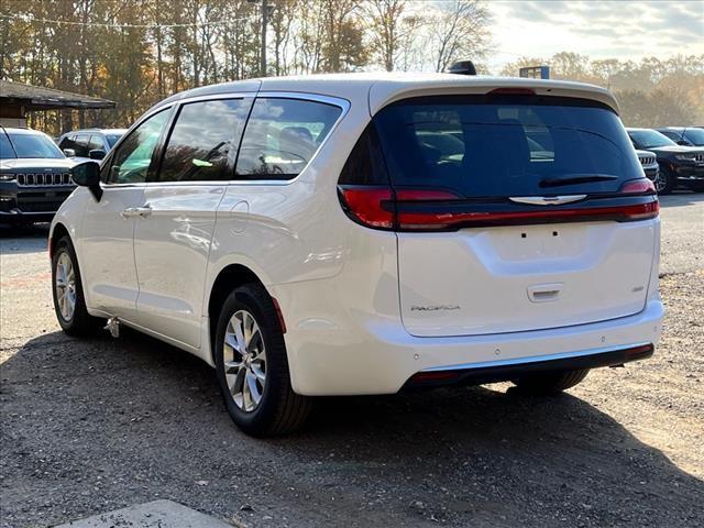 new 2025 Chrysler Pacifica car, priced at $39,983