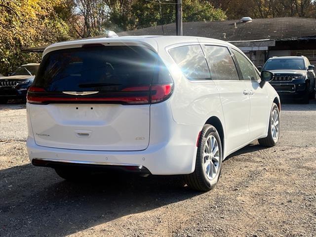 new 2025 Chrysler Pacifica car, priced at $39,983