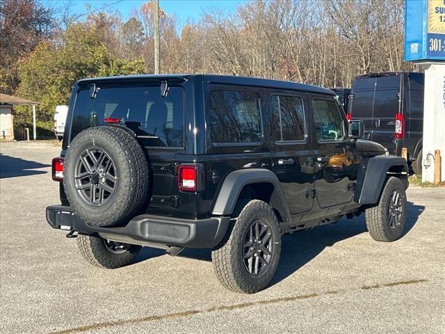 new 2025 Jeep Wrangler car, priced at $40,195