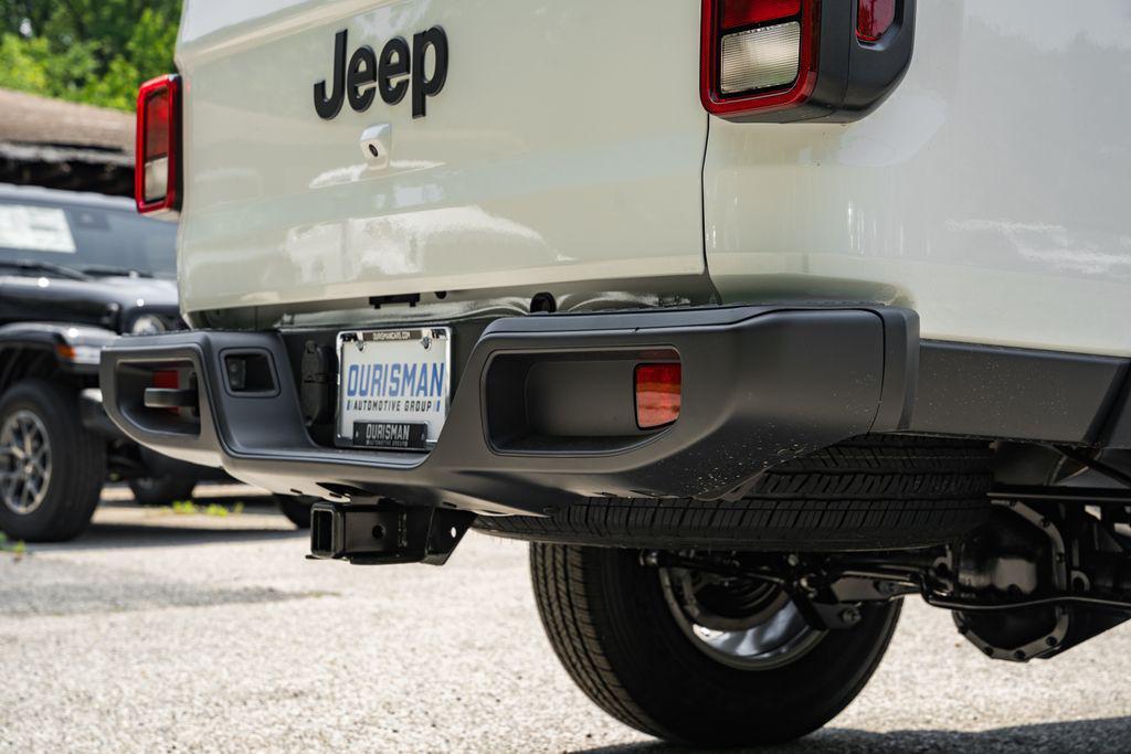 new 2025 Jeep Gladiator car, priced at $50,440