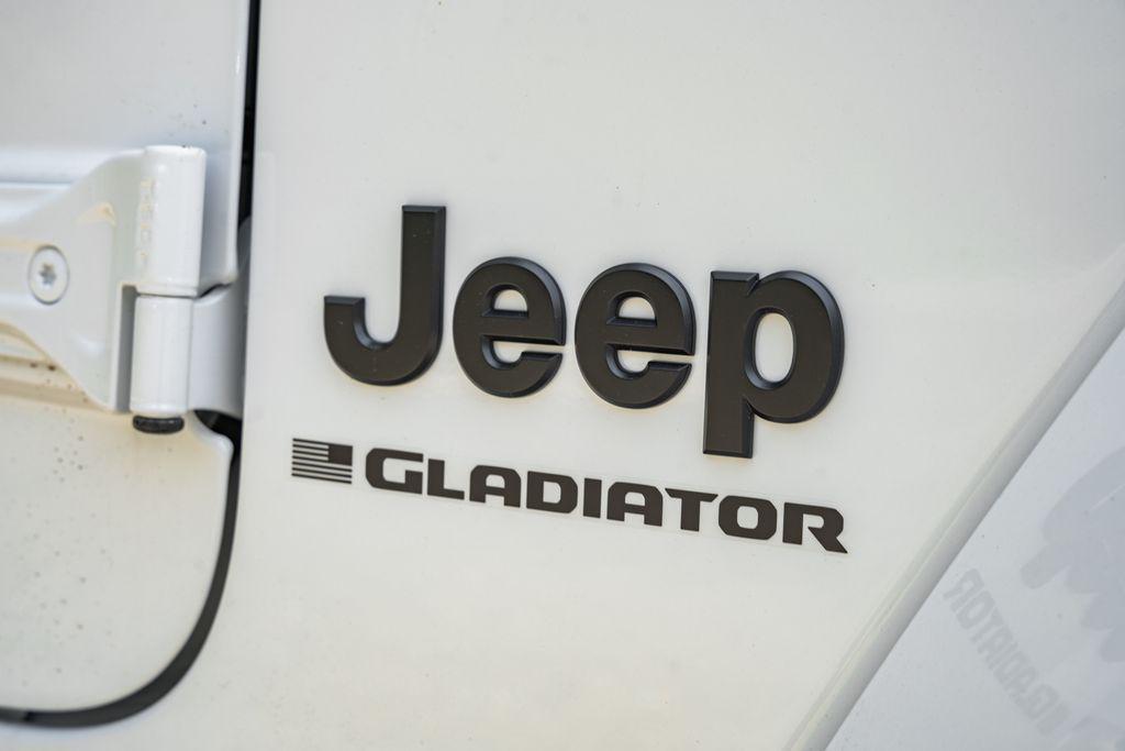 new 2025 Jeep Gladiator car, priced at $50,440