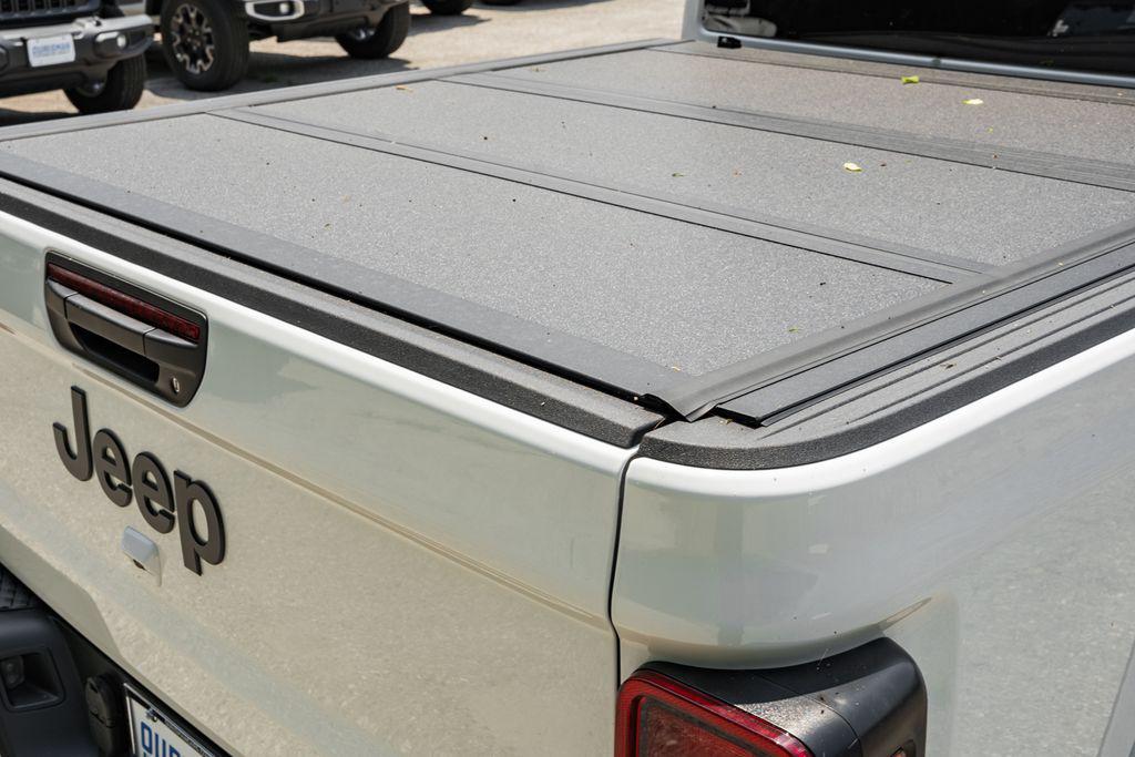 new 2025 Jeep Gladiator car, priced at $50,440