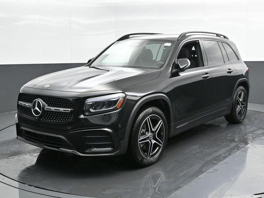 new 2024 Mercedes-Benz GLB 250 car, priced at $51,434