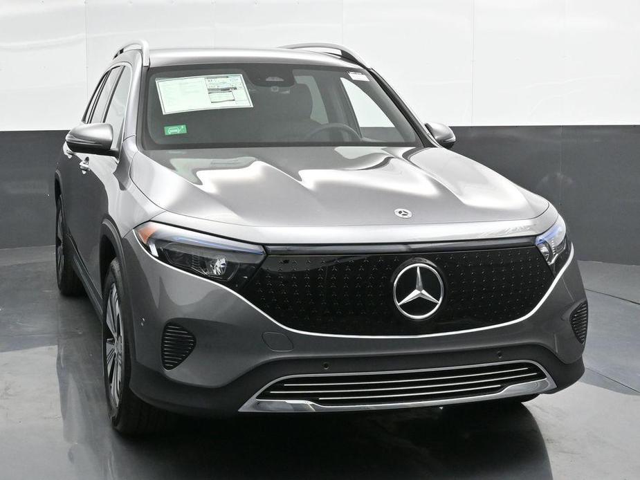 new 2024 Mercedes-Benz EQB 300 car, priced at $54,117