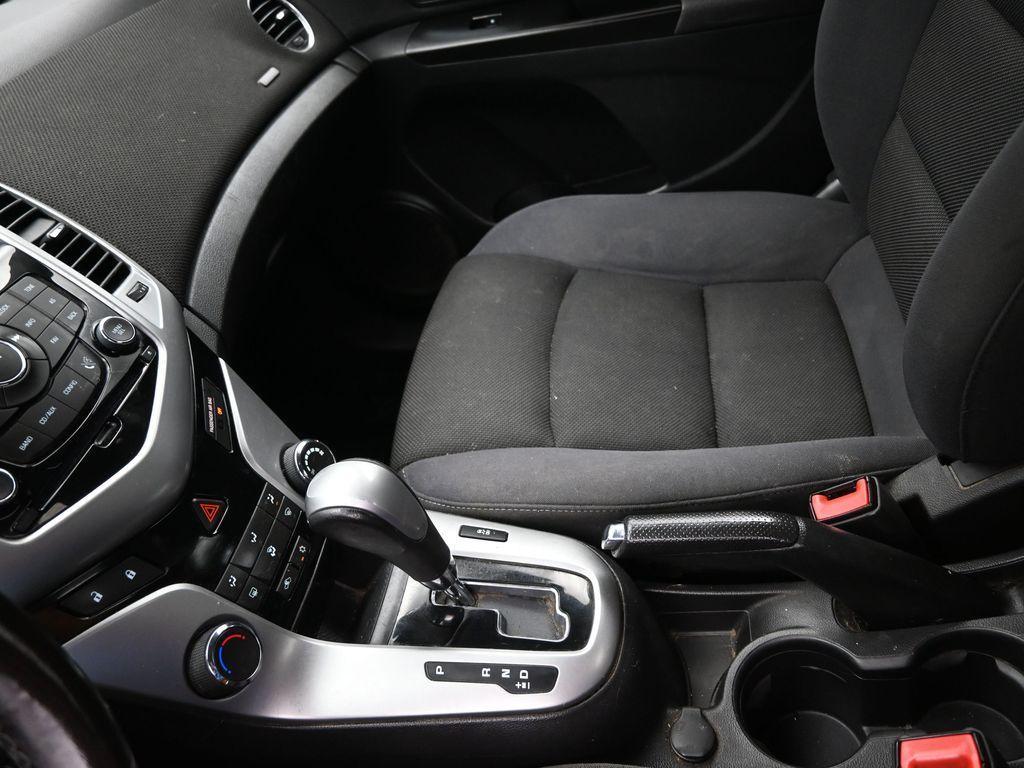 used 2014 Chevrolet Cruze car, priced at $5,500