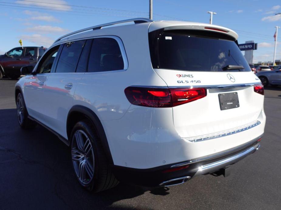 new 2024 Mercedes-Benz GLS 450 car, priced at $90,125