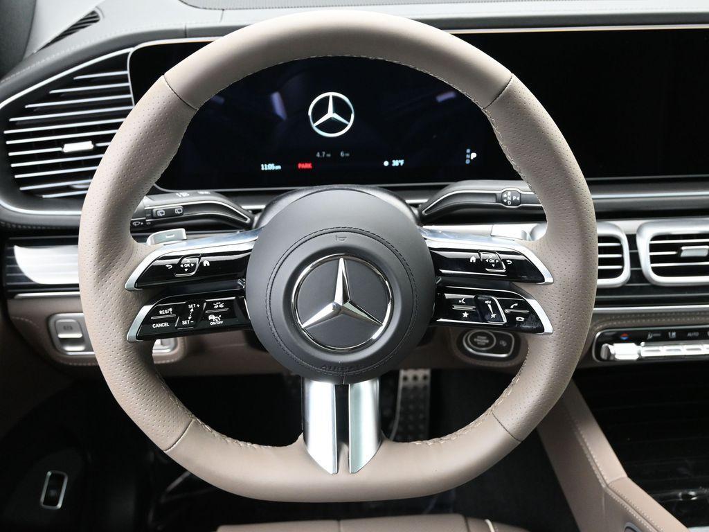 new 2025 Mercedes-Benz GLS 450 car, priced at $141,750