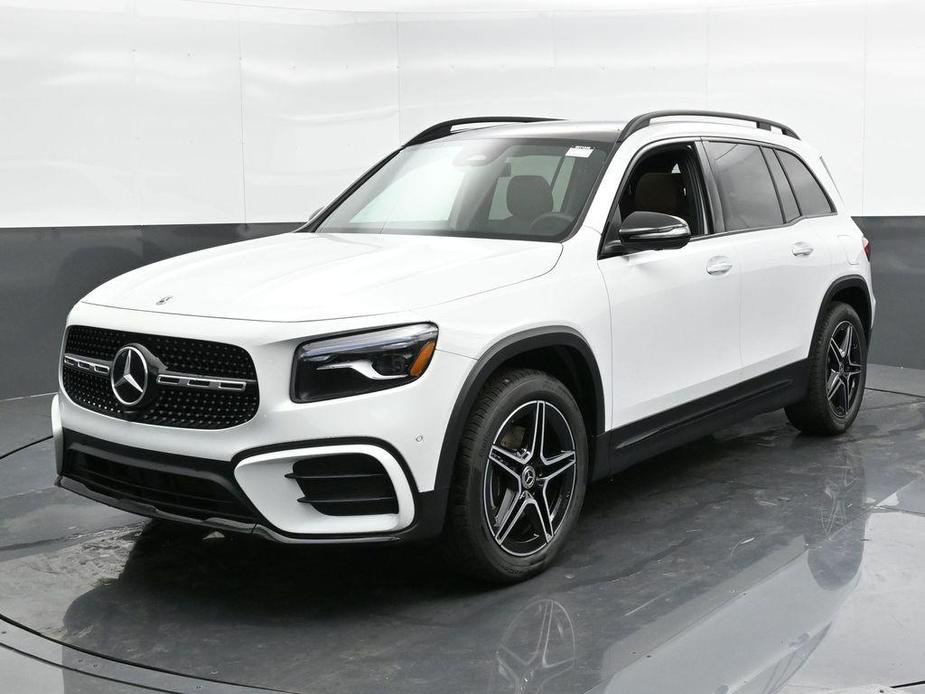 new 2024 Mercedes-Benz GLB 250 car, priced at $60,320