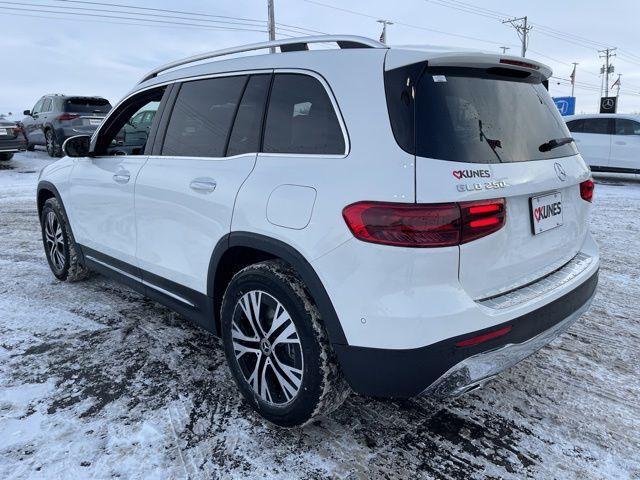 new 2024 Mercedes-Benz GLB 250 car, priced at $48,616