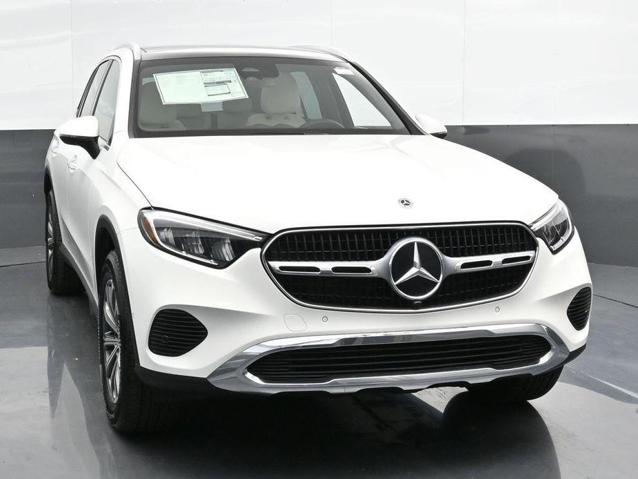 new 2025 Mercedes-Benz GLC 300 car, priced at $54,285