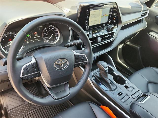 used 2022 Toyota Highlander car, priced at $39,663