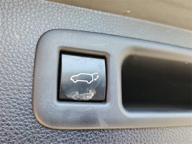 used 2022 Toyota Highlander car, priced at $39,663