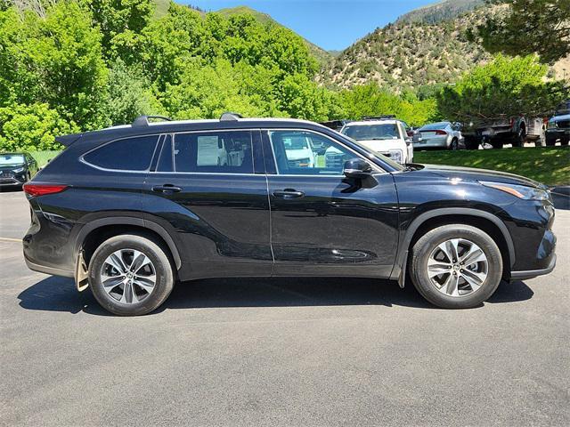 used 2022 Toyota Highlander car, priced at $39,663