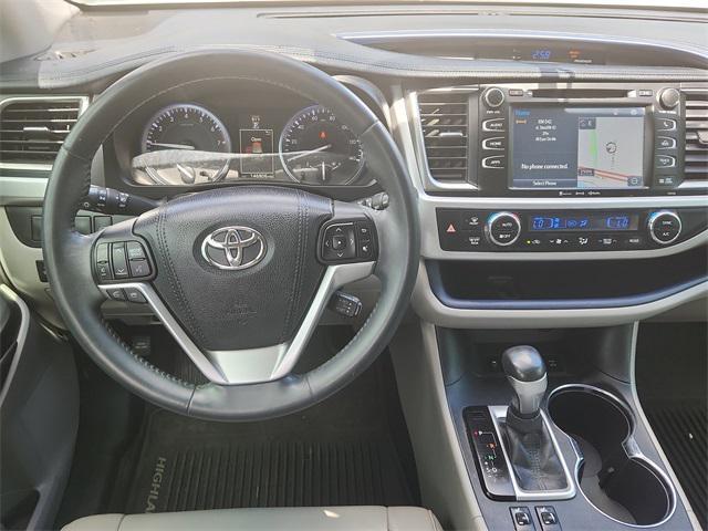 used 2016 Toyota Highlander car