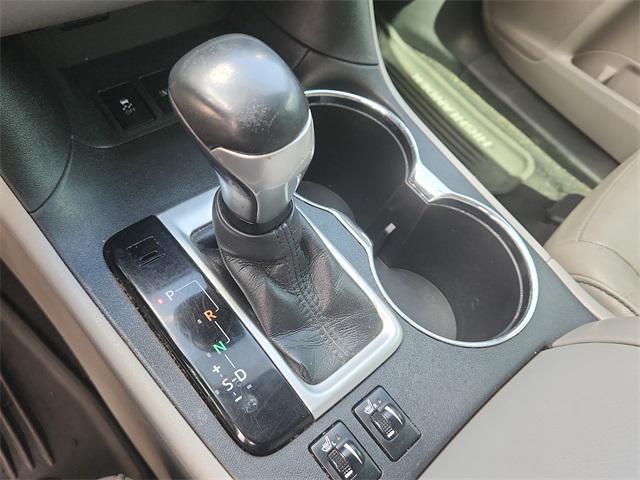 used 2016 Toyota Highlander car