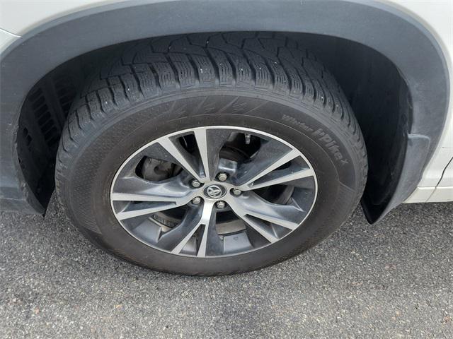 used 2016 Toyota Highlander car