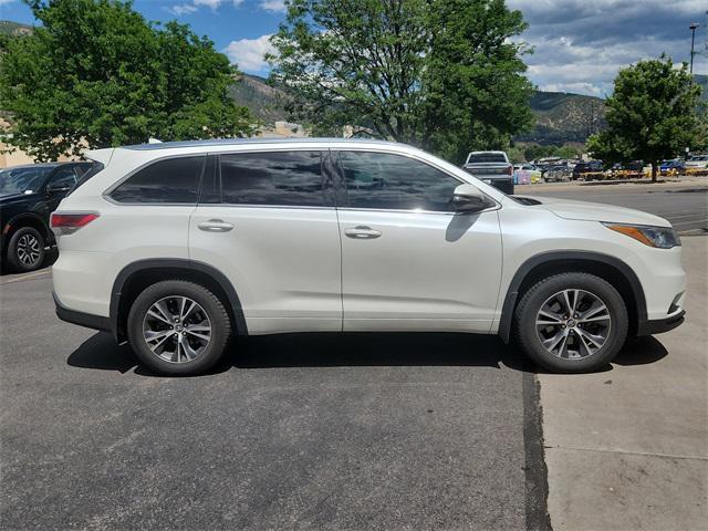 used 2016 Toyota Highlander car