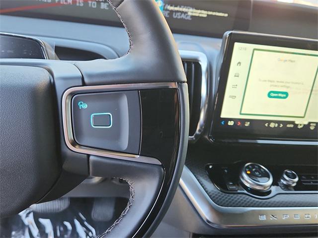 new 2025 Ford Expedition car, priced at $83,990