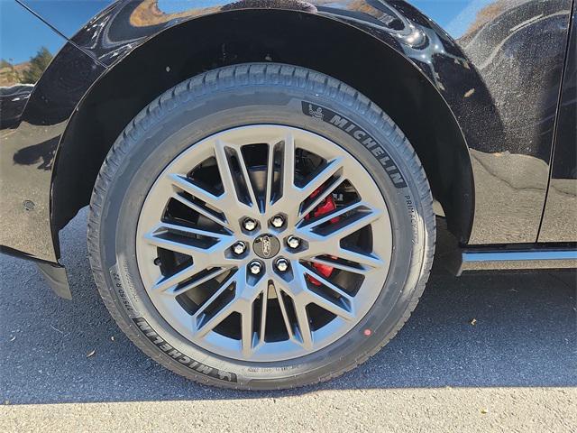 new 2025 Ford Expedition car, priced at $83,990