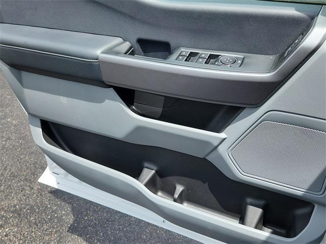 new 2025 Ford F-350 car, priced at $54,543