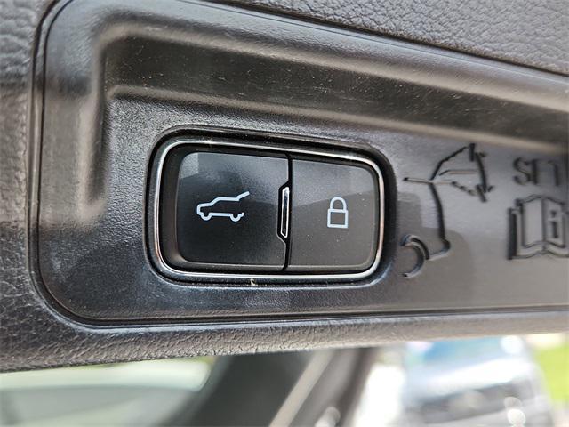 used 2020 Ford Explorer car