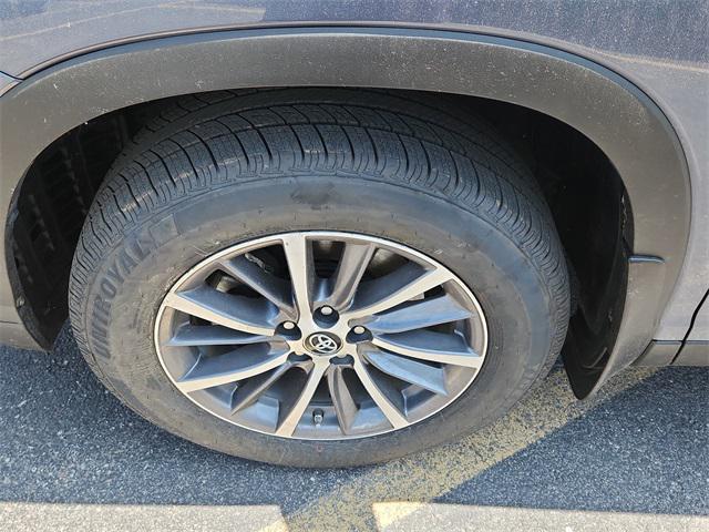 used 2019 Toyota Highlander car, priced at $27,351