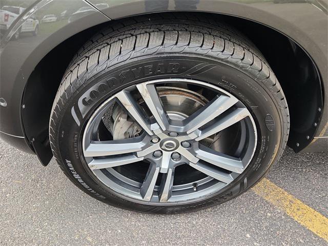 used 2018 Volvo XC60 car