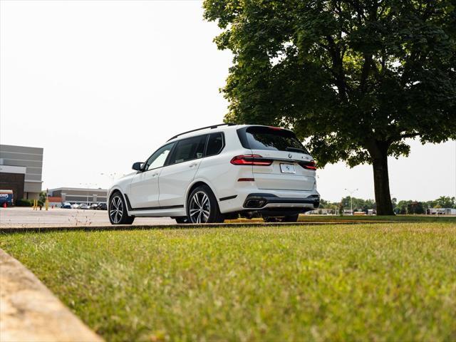 new 2025 BMW X7 car, priced at $118,505