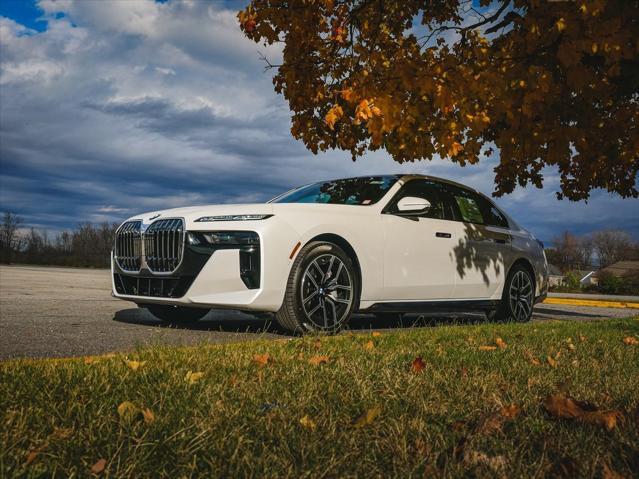 new 2024 BMW 760 car, priced at $138,595