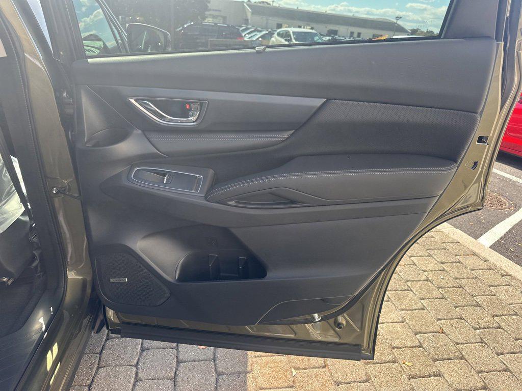 new 2025 Subaru Ascent car, priced at $49,927