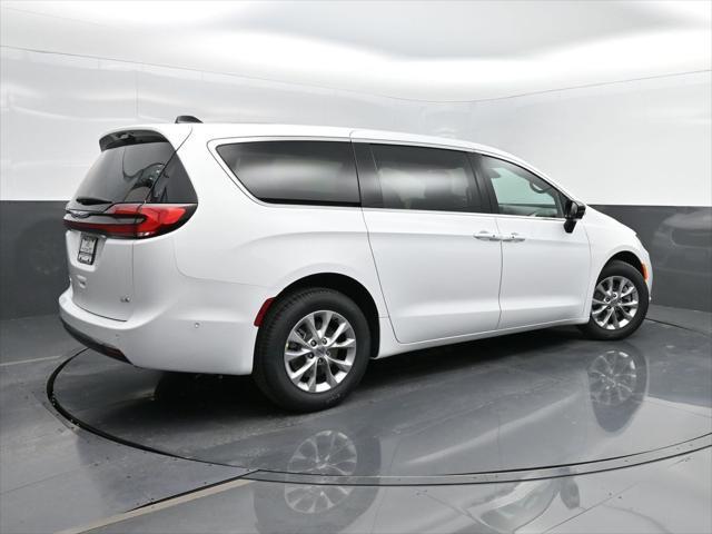 new 2025 Chrysler Pacifica car, priced at $44,544